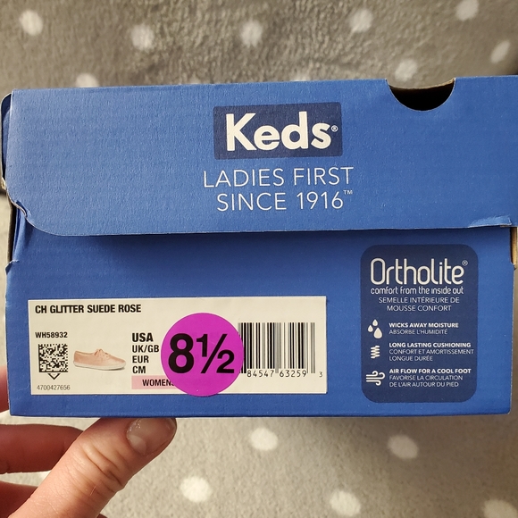 Keds - Brand New never worn size 8.5 - Picture 13 of 17